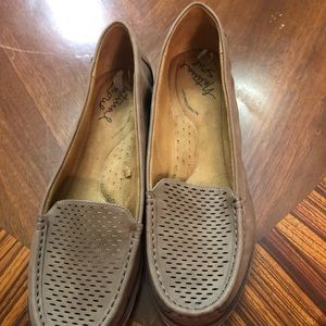 Natural Soul Isla slip-on from